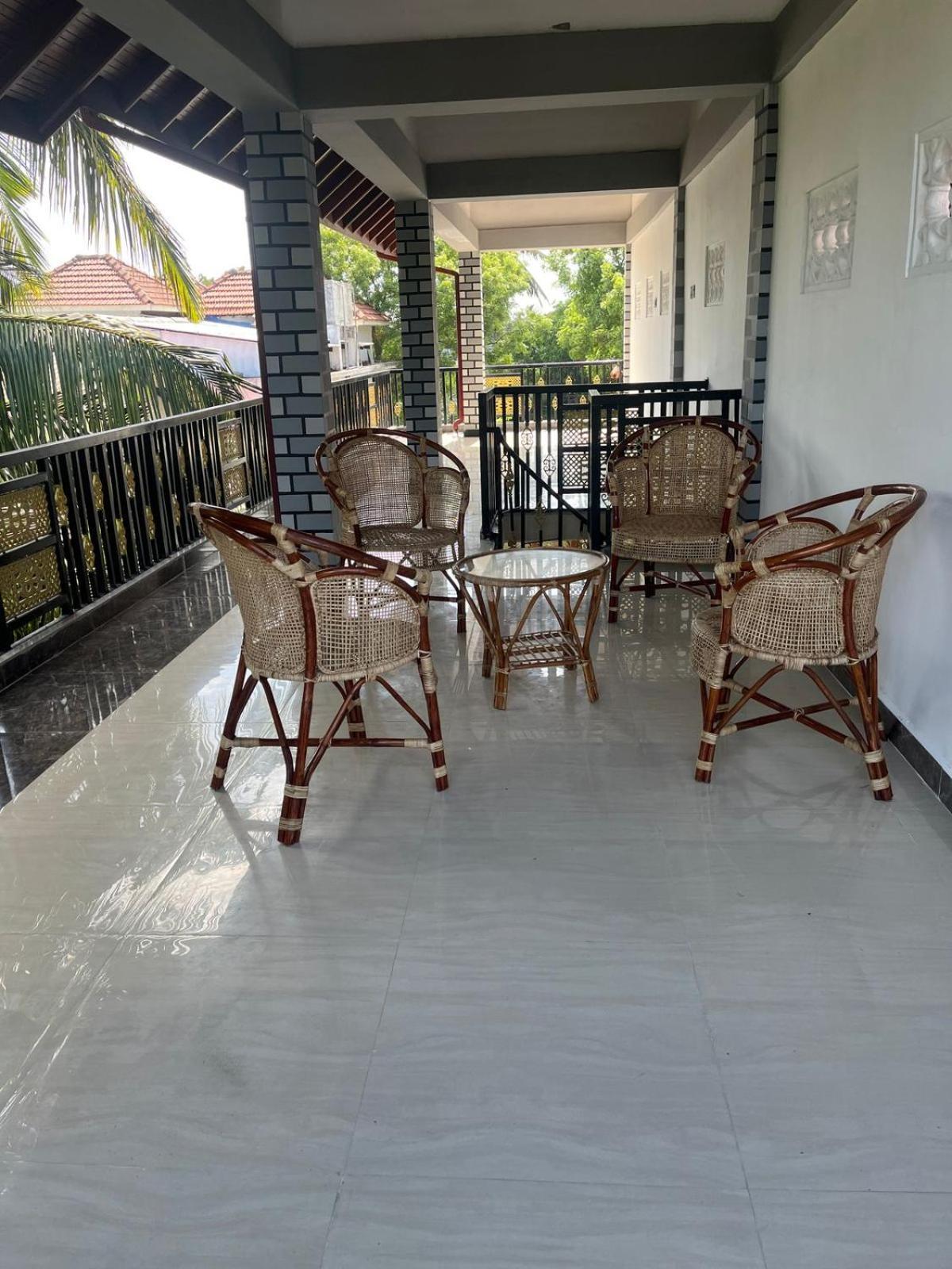 J & J Homestay Jaffna Buitenkant foto